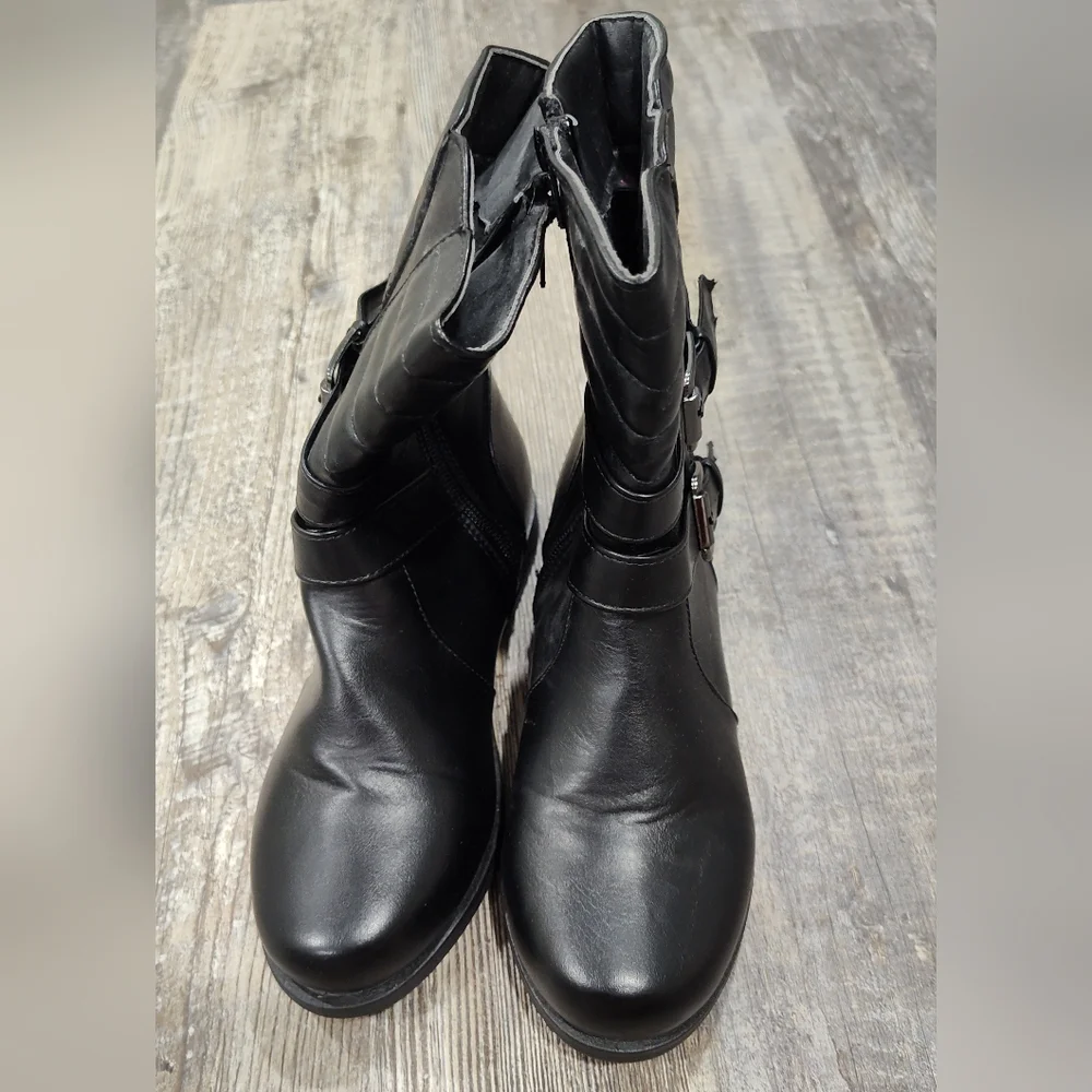 YoKids Girls Size 2 Model: Adele - 37G, Black Zipper Boots w/decorative straps